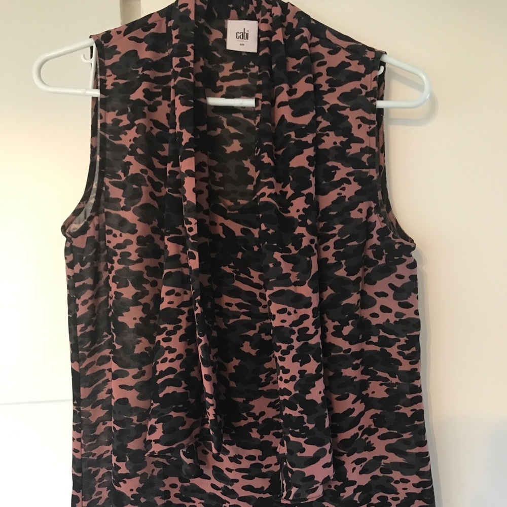 Cabi sz sm sleeveless blouse w/ neck tie